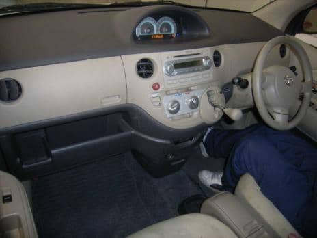 TOYOTA SIENTA X 2004