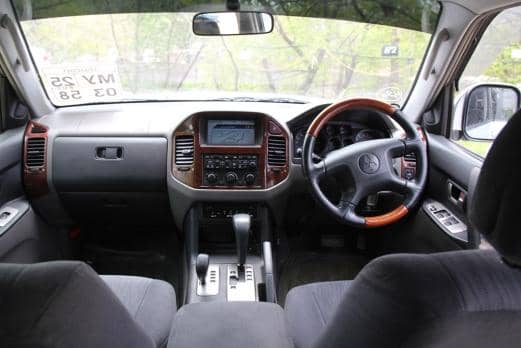 MITSUBISHI PAJERO 2003