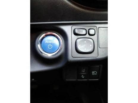 TOYOTA AQUA CROSSOVER 2017