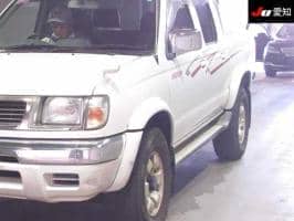 NISSAN DATSUN PICKUP 4WD