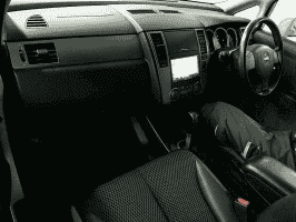 NISSAN TIIDA 15M 2010