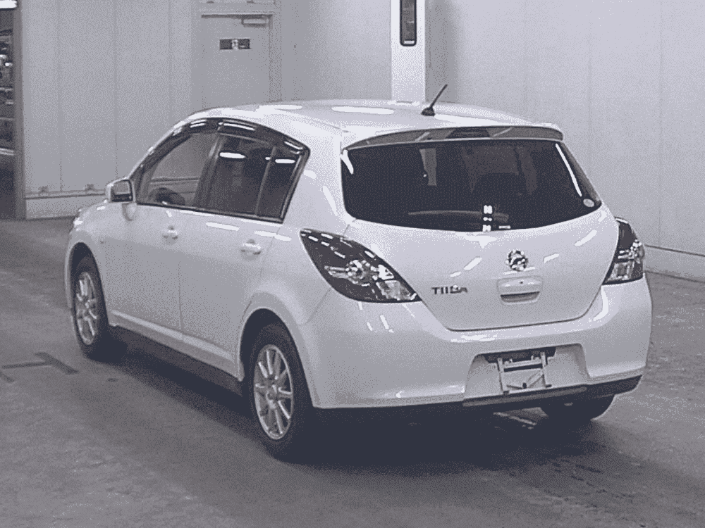 NISSAN TIIDA 15M 2010