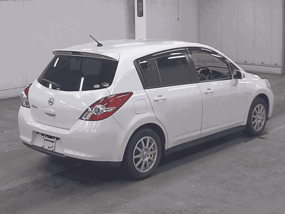 NISSAN TIIDA 15M 2010