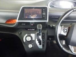 TOYOTA SIENTA HYBRID G 2017