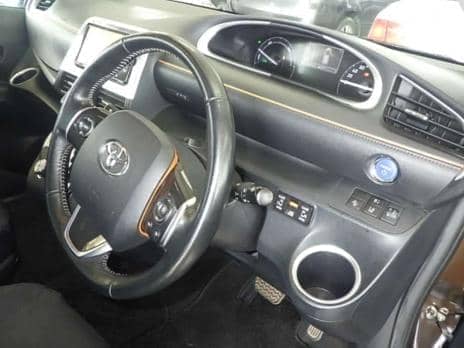 TOYOTA SIENTA HYBRID G 2017