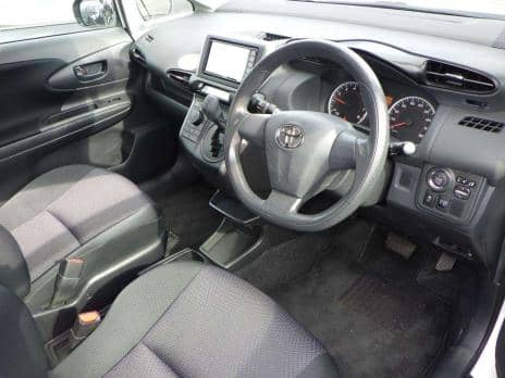 TOYOTA WISH 2019