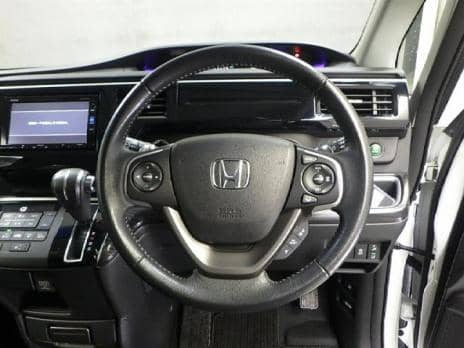 HONDA STEPWGN SPADA COOL SPIRIT 8 PERSON 2015