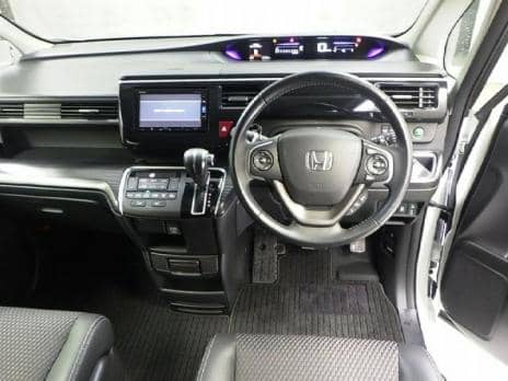 HONDA STEPWGN SPADA COOL SPIRIT 8 PERSON 2015