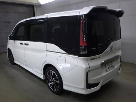 HONDA STEPWGN SPADA COOL SPIRIT 8 PERSON 2015