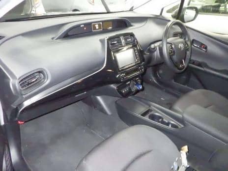 TOYOTA PRIUS S 4WD 2019