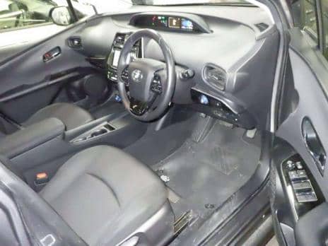 TOYOTA PRIUS S 4WD 2019