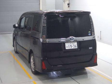 TOYOTA VOXY HYBRID ZS 2016