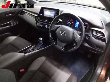 TOYOTA C-HR 4WD G-T 2017