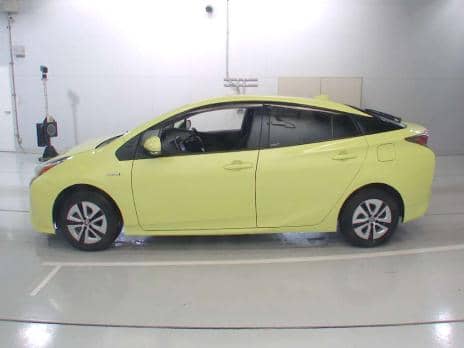 TOYOTA PRIUS A 4WD 2017