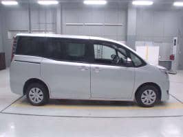 TOYOTA NOAH X 4WD 2018