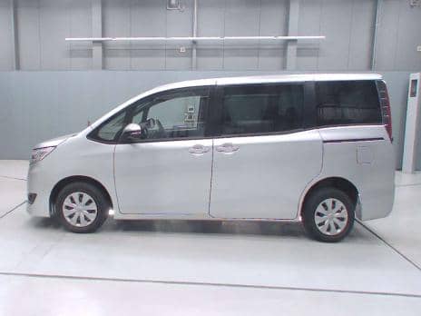 TOYOTA NOAH X 4WD 2018