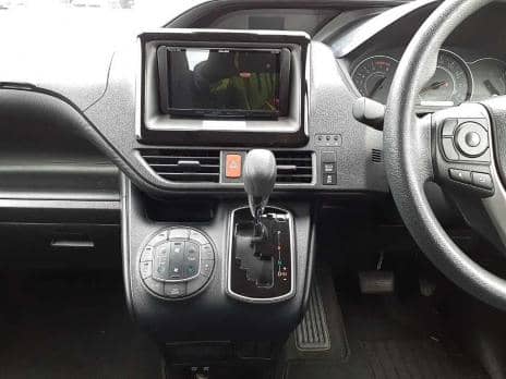 TOYOTA NOAH X 4WD 2018
