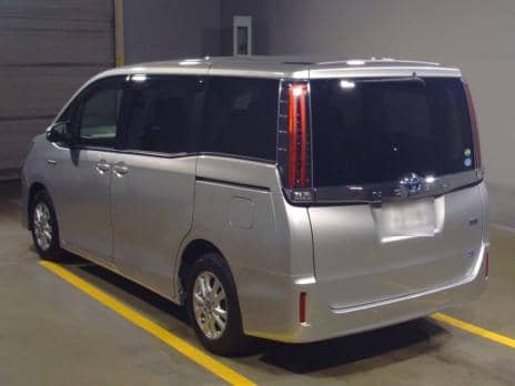 TOYOTA NOAH HYBRID X 2019