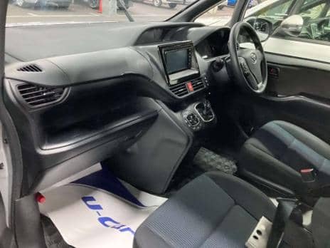 TOYOTA NOAH HYBRID X 2019