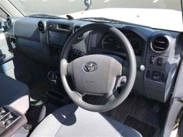 TOYOTA LAND CRUISER 70 VAN 2015