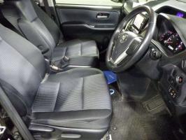 TOYOTA VOXY ZS 4WD 2014