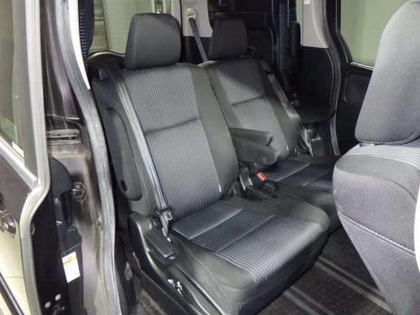 TOYOTA VOXY ZS 4WD 2014