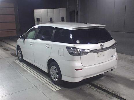 TOYOTA WISH 4WD 1.8X 2012