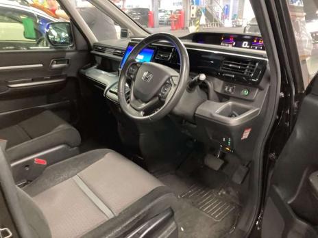 HONDA STEPWGN SPADA HONDA SENSING 8 SEATER 2019