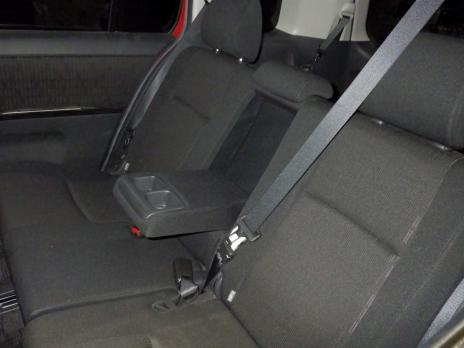 TOYOTA ISIS PLATANA V SELECTION 2012