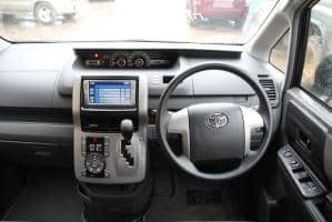 TOYOTA NOAH X 2009