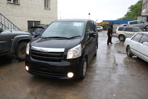 TOYOTA NOAH X 2009