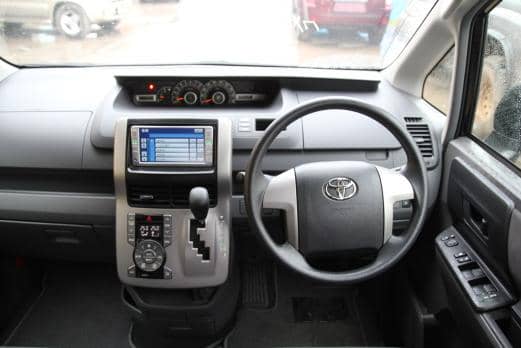 TOYOTA NOAH X 2009