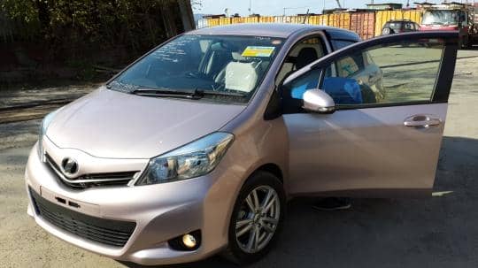 TOYOTA VITZ 2012