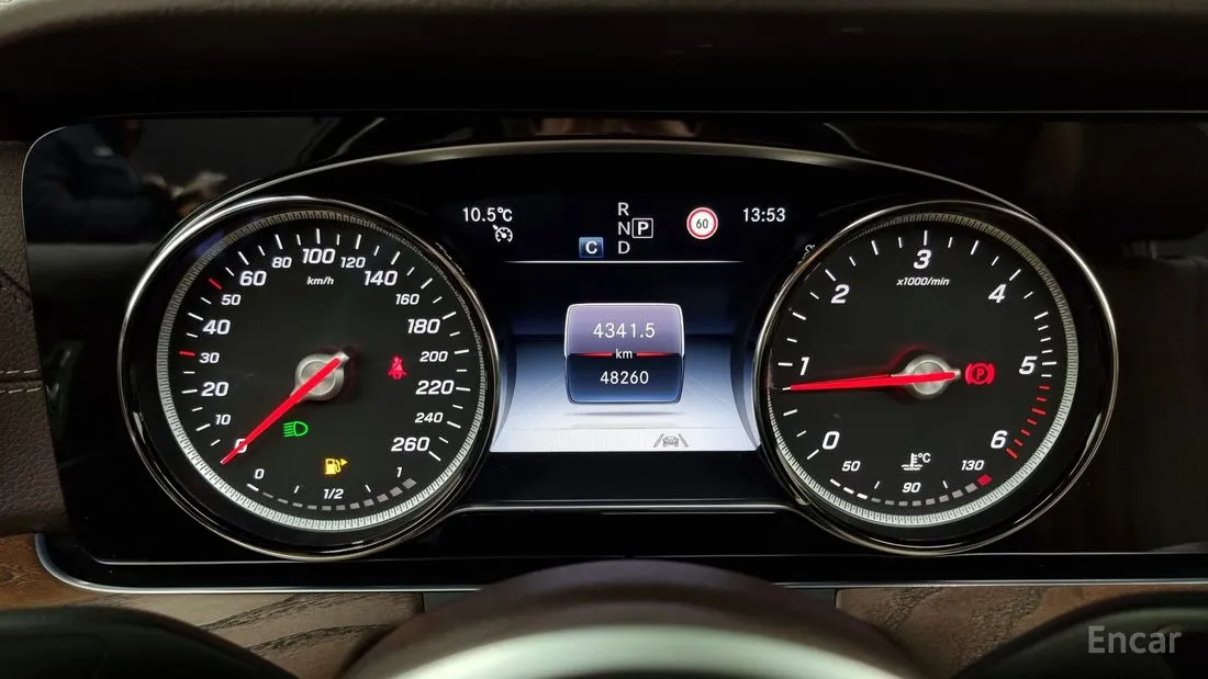 MERCEDES-BENZ E-CLASS W213 E220D 4MATIC EXCLUSIVE 2020