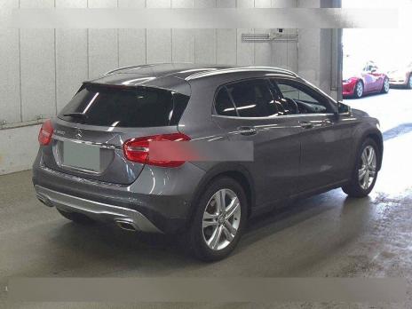 MERCEDES-BENZ GLA-Class GLA180