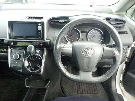 TOYOTA WISH 1.8S 4WD 2015