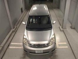 TOYOTA ISIS L G EDITION 2010