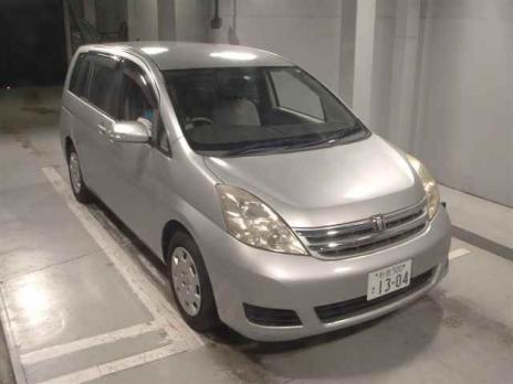 TOYOTA ISIS L G EDITION 2010