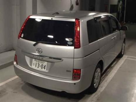 TOYOTA ISIS L G EDITION 2010