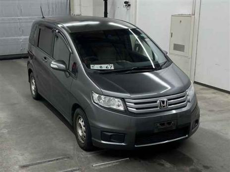 HONDA FREED SPIKE G 2011