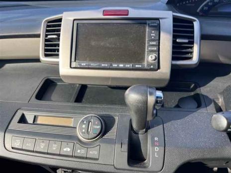 HONDA FREED SPIKE G 2011