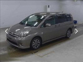 TOYOTA ISIS PLATANA 2010