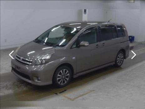 TOYOTA ISIS PLATANA 2010