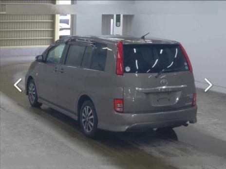 TOYOTA ISIS PLATANA 2010