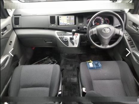 TOYOTA ISIS PLATANA 2010