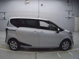 TOYOTA SIENTA X 2019