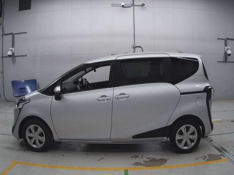 TOYOTA SIENTA X 2019