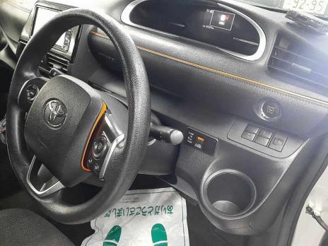 TOYOTA SIENTA X 2019