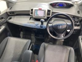 HONDA FREED SPIKE G AERO 2011