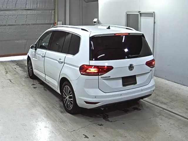 VOLKSWAGEN GOLF TOURAN 2017